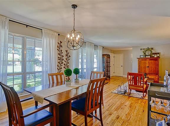 4th image of 5476 Bradbury Dr
