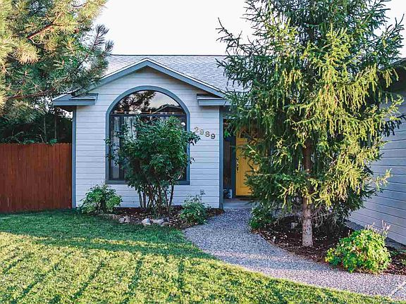 3rd image of 2989 Brookwood Dr