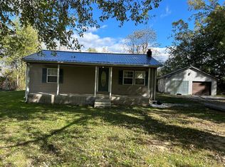 2106 Old Wolf River Rd, Jamestown, TN 38556