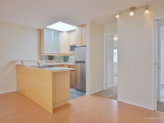 5th image of 439 Greenwich St APT 9A
