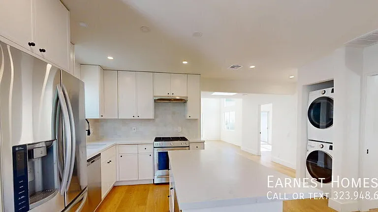 15242 Morrison St — Photo 7