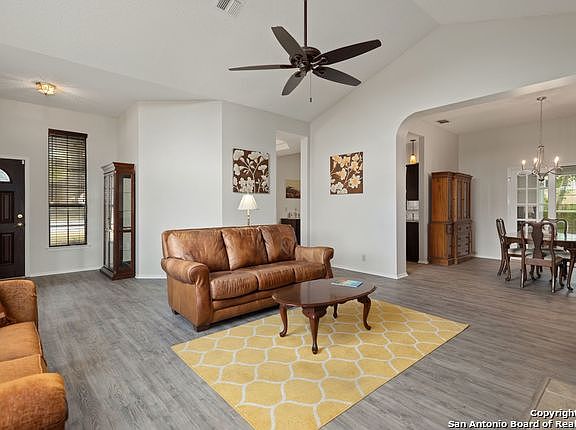 5th image of 3202 Tree Grove Dr