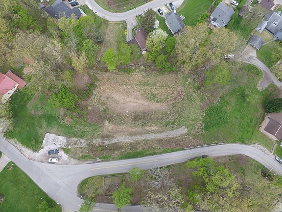 2nd image of 1828 Mountain Dr