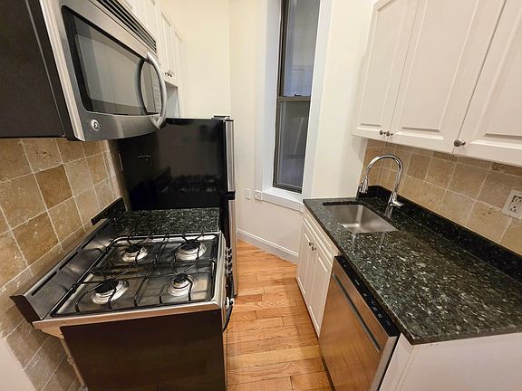 4th image of 146 W 10th St #1W
