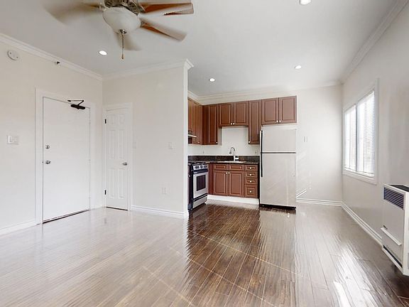 2nd image of 334 N Heliotrope Dr #303