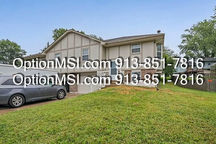 103 NE Greystone Dr
