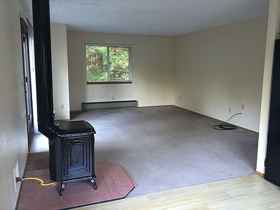 4th image of 6769 Ebbert Dr SE