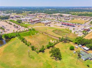 300 Nichols Ct, Granbury, TX 76049