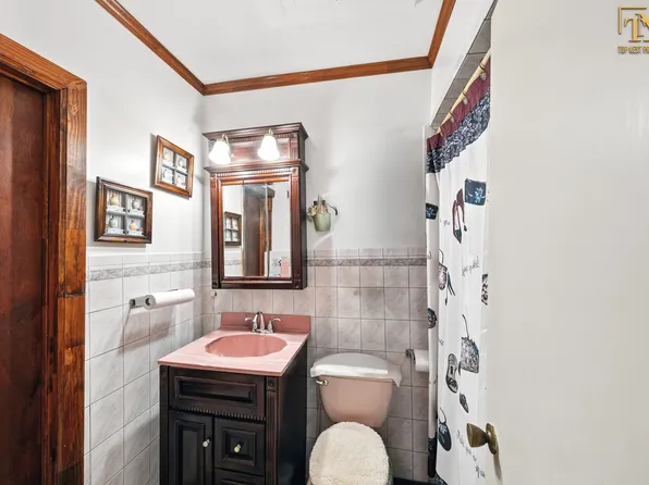 1226 East 51st Street image 8 of 29