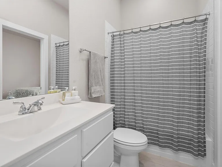 359 Mallorn Ln — Photo 7