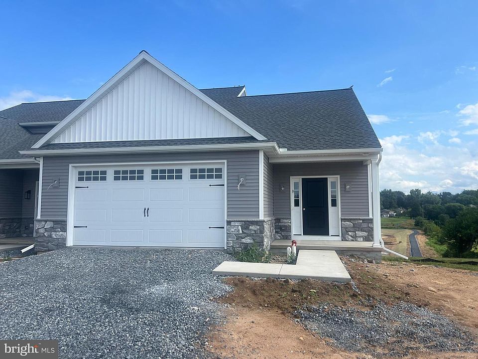 1st image of 320 Ridgefield Dr