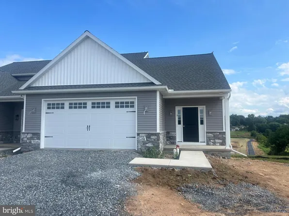 320 Ridgefield Dr, Elizabethtown, PA 17022