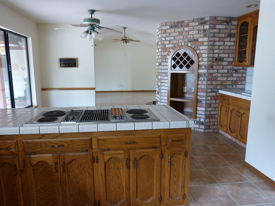 Kitchen (Facing Living Room)