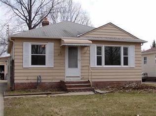 6573 Mandalay Dr, Parma Heights, OH 44130