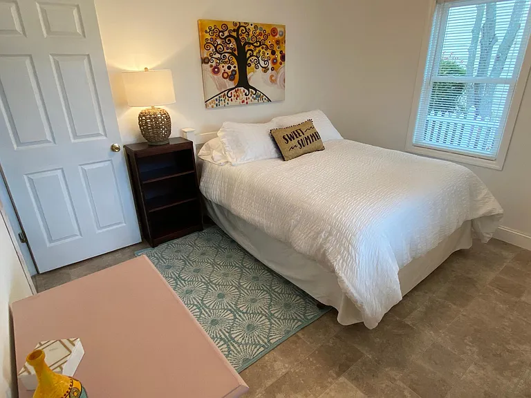 First floor bedroom with Queen bed