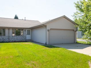 413 Sheridan Dr, West Bend, WI 53095