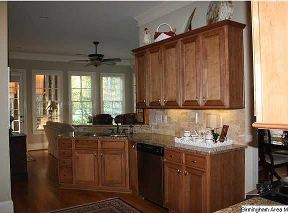 5th image of 110 Glengerry Dr