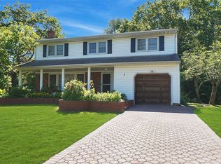 3 Don Ln, Hauppauge, NY 11788
