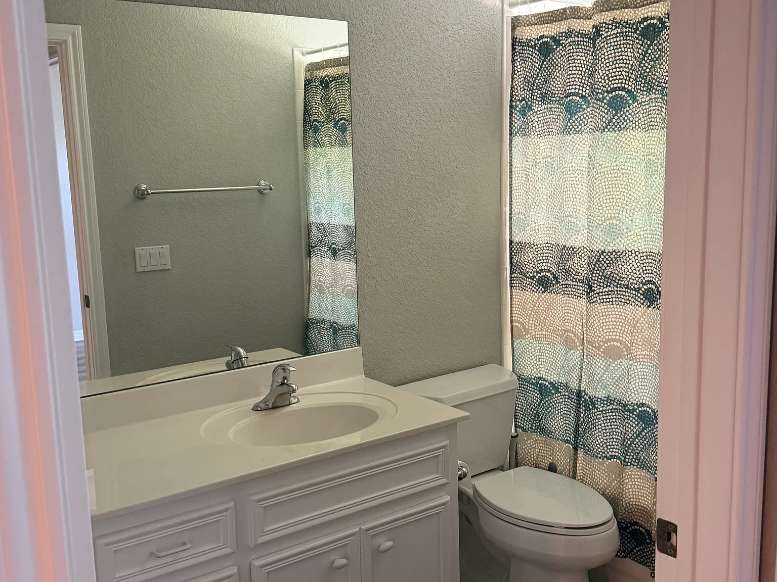 3 bed, 1486 sqft, $1,875 — Photo 3