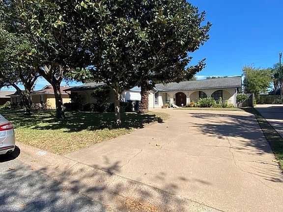 3rd image of 2920 Beluche Dr