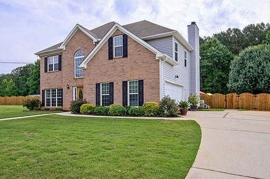 3rd image of 127 Lynnview Ct
