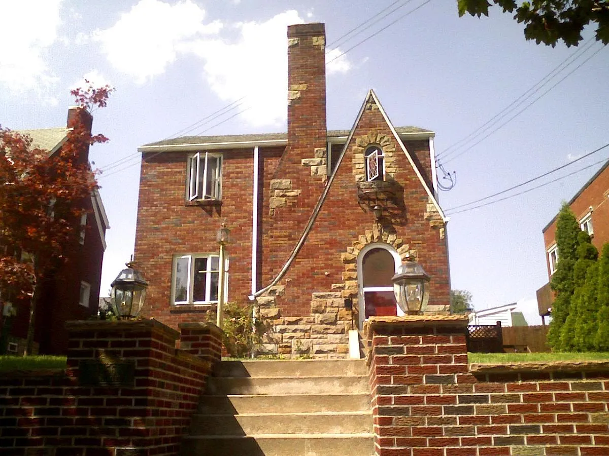 1256 Justine Street — Photo 2