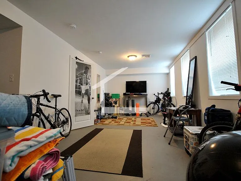 6 Larose Pl #1B — Photo 13