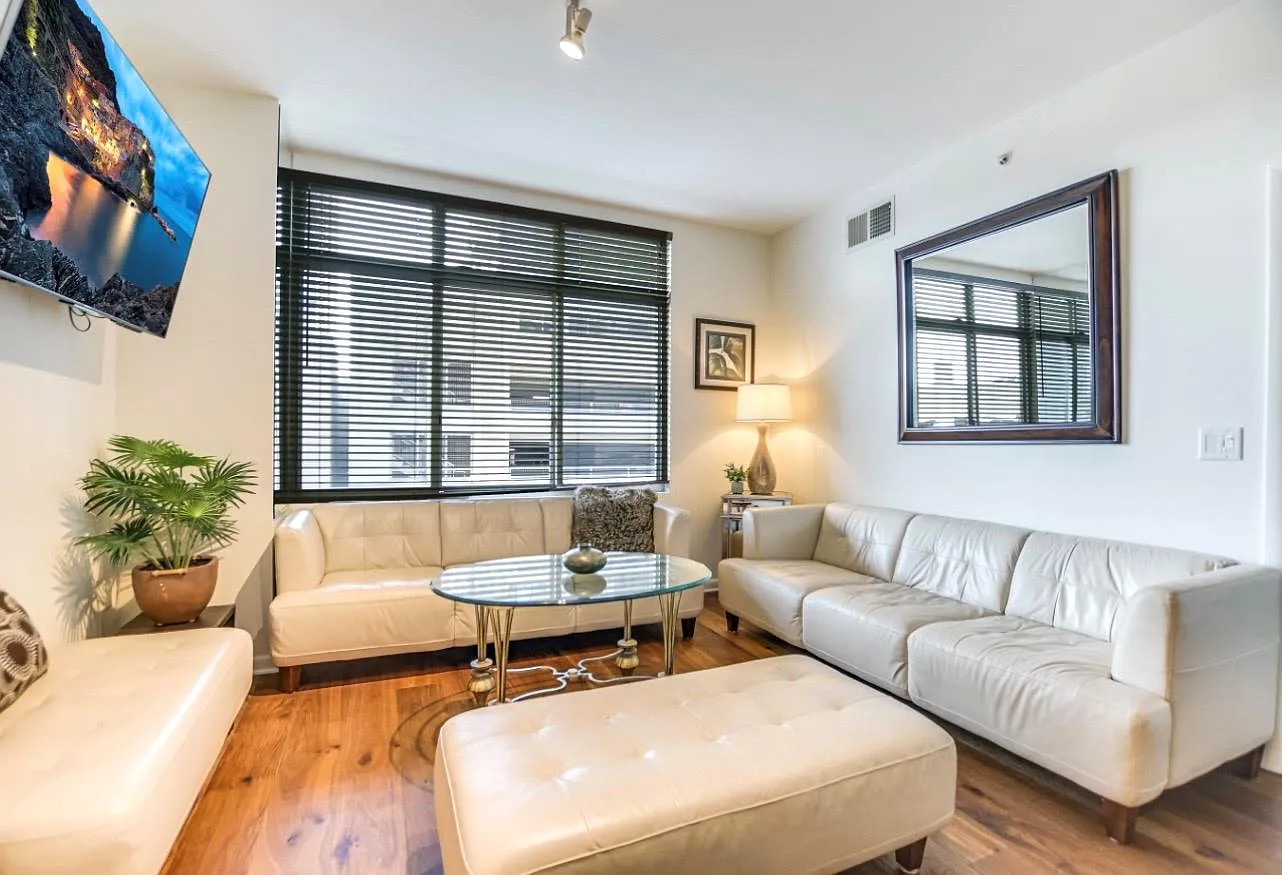 1 bed, 1.0 bath, 865 sqft, $2,395 — Photo 3