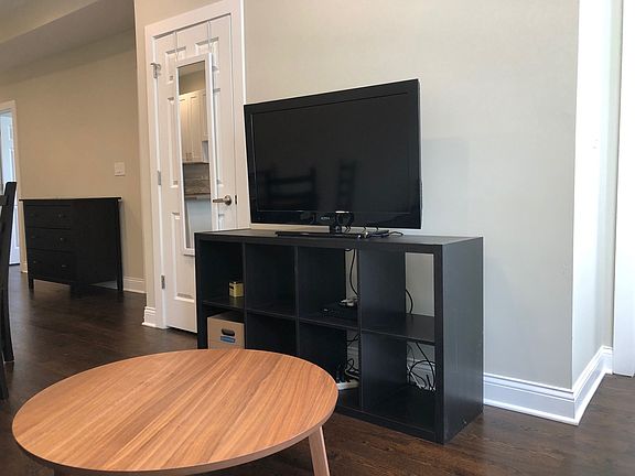 3rd image of 3426 N Janssen Ave #2