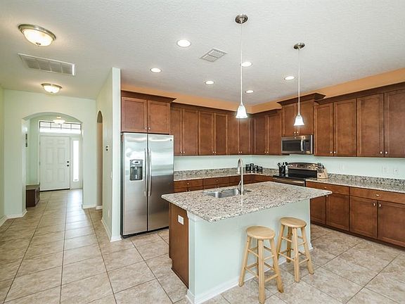 3rd image of 4702 Woods Landing Ln