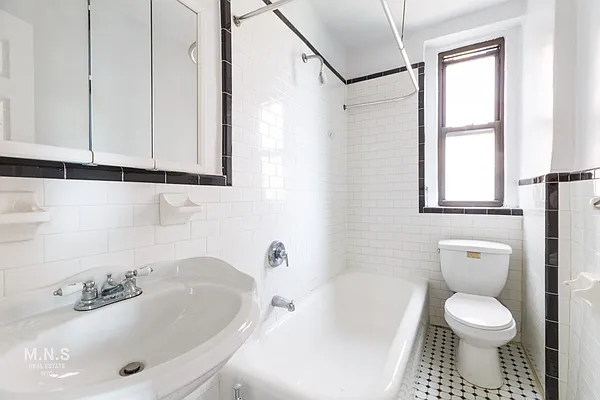 Rented by MNS | media 4