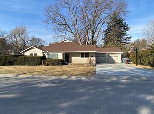 735 S 55th St, Lincoln, NE 68510