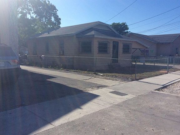 3rd image of 2922 NW 14th Ave