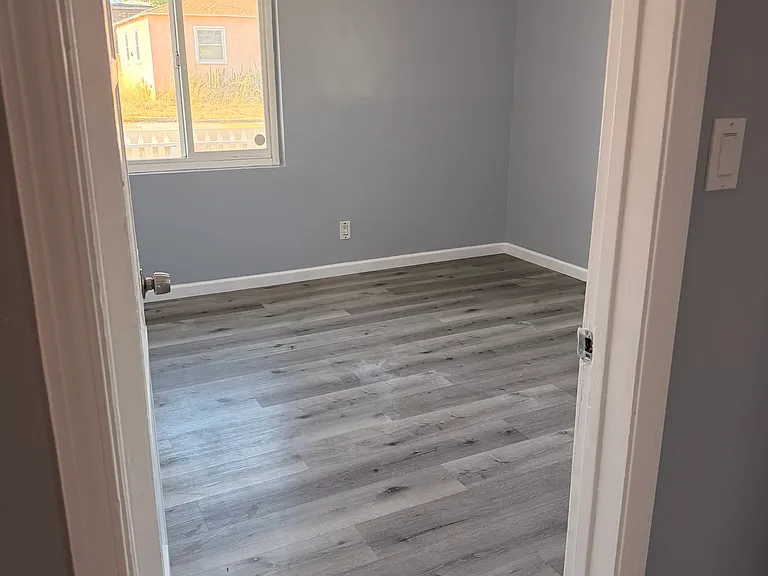 5265 Pirotte Dr — Photo 8