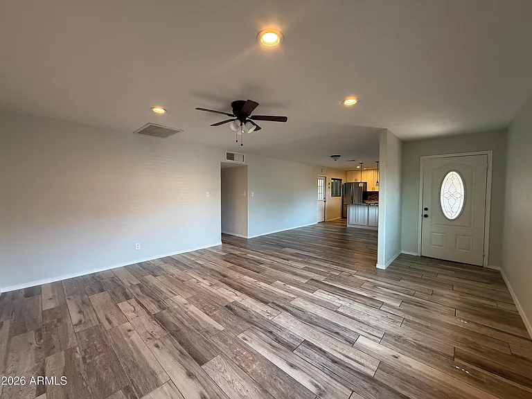 11622 N 20th Ave — Photo 5