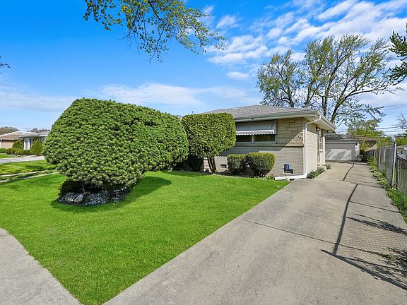 3rd image of 7802 W Park Ave