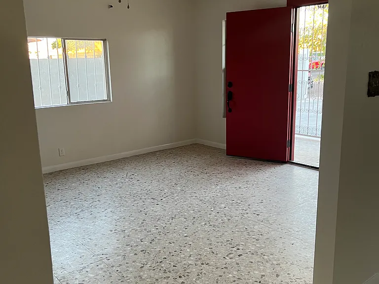 4712 Diana Dr — Photo 12
