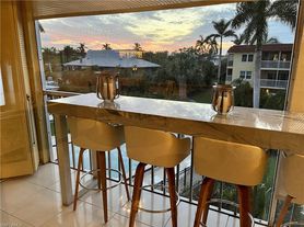 1666 Osprey Ave, Naples, FL