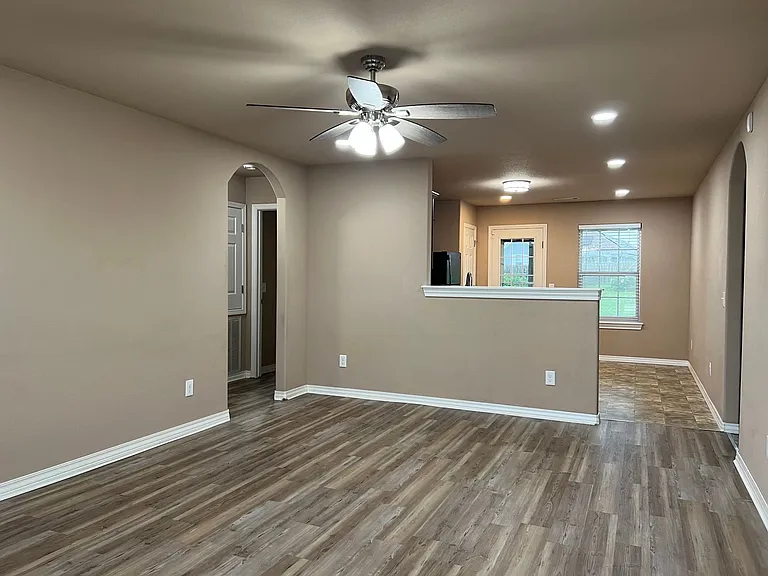 1205 Roland Ave — Photo 3
