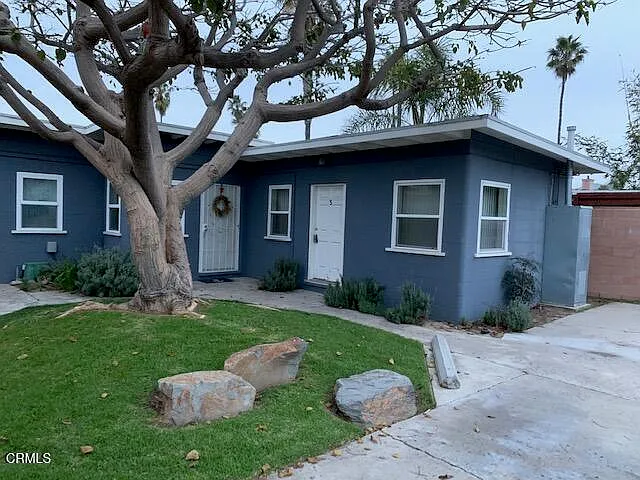 Studio, 300 sqft, $1,875 — Photo 1