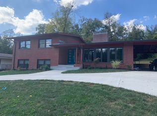 826 Huntington Rd, Louisville, KY 40207