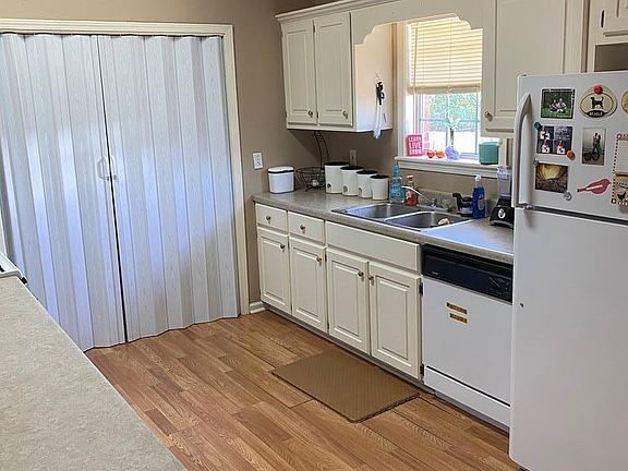 4th image of 607 Shiloh Dr