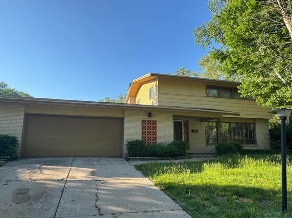 1625 Tremont Blvd NW, Grand Rapids, MI 49504