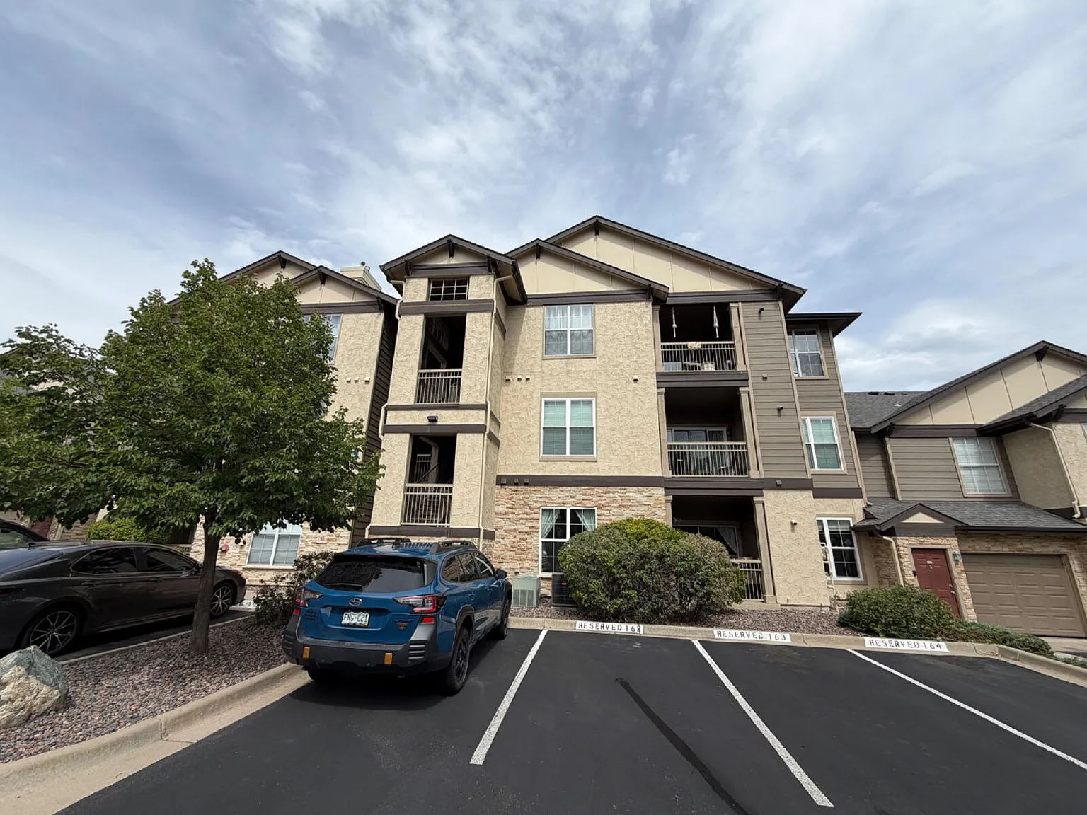 2 bed, 2.0 bath, 1035 sqft, $2,000 — Photo 2