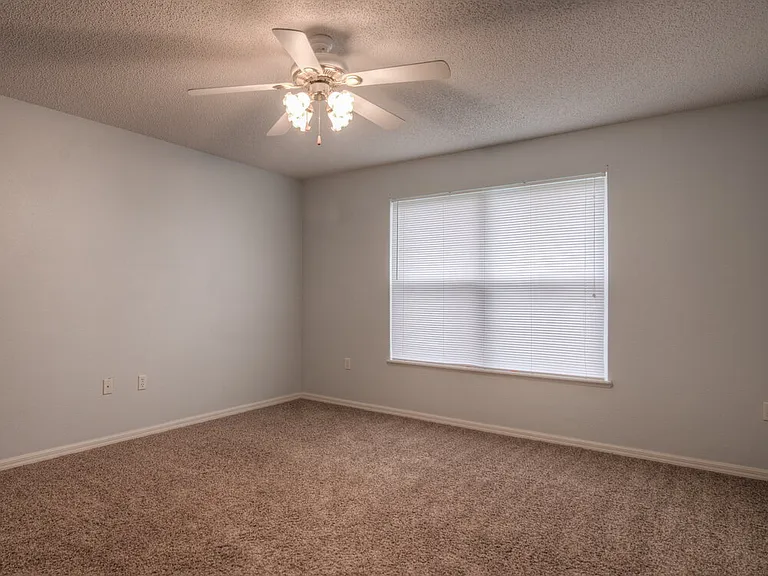 4231 Stonefield Dr — Photo 13