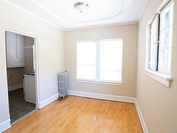4th image of 1720 E Newton Ave