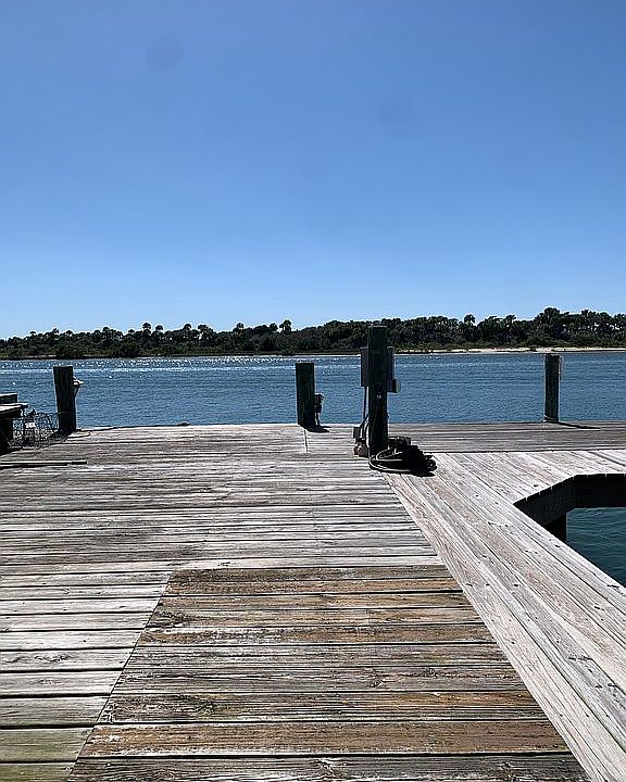 Dock