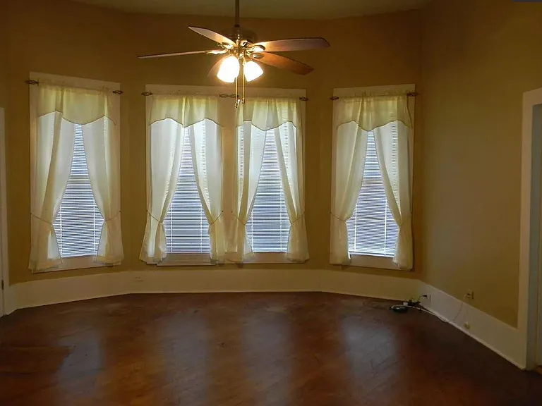 903 E Washington Ave — Photo 14