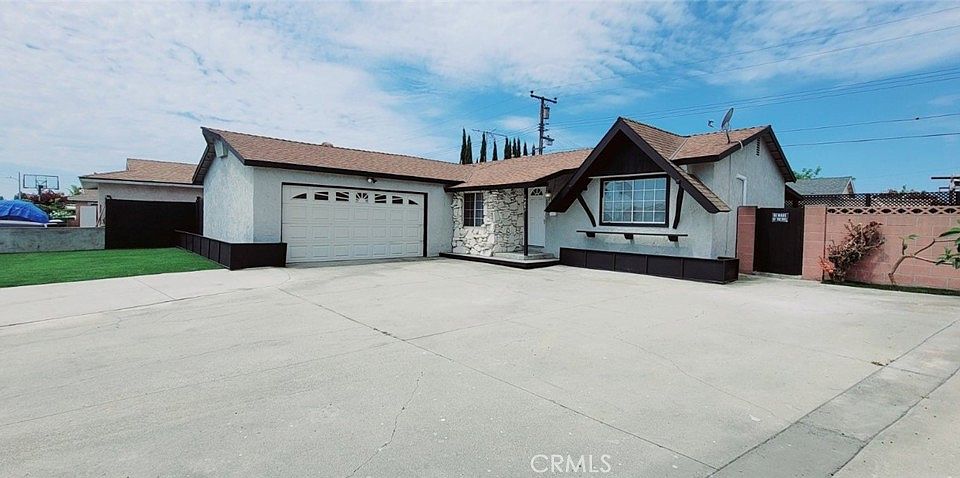 1st image of 14861 Stengal St