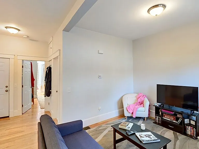 68-70 Moseley St #4 — Photo 9